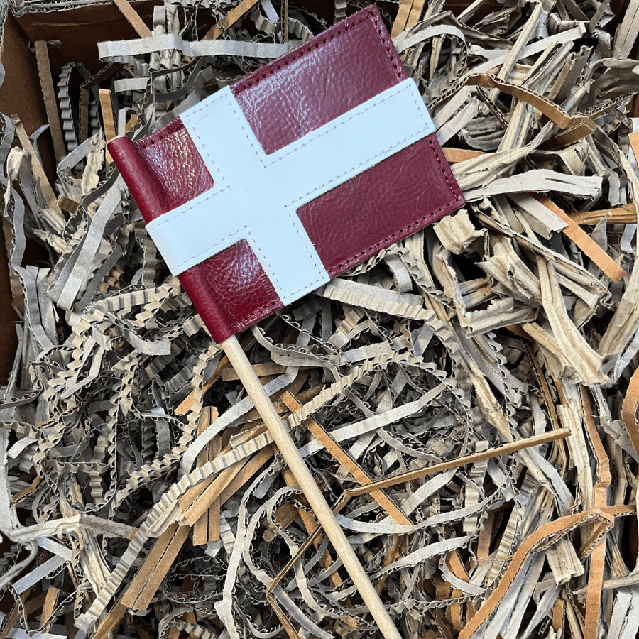 Læderflag på pind lys eg