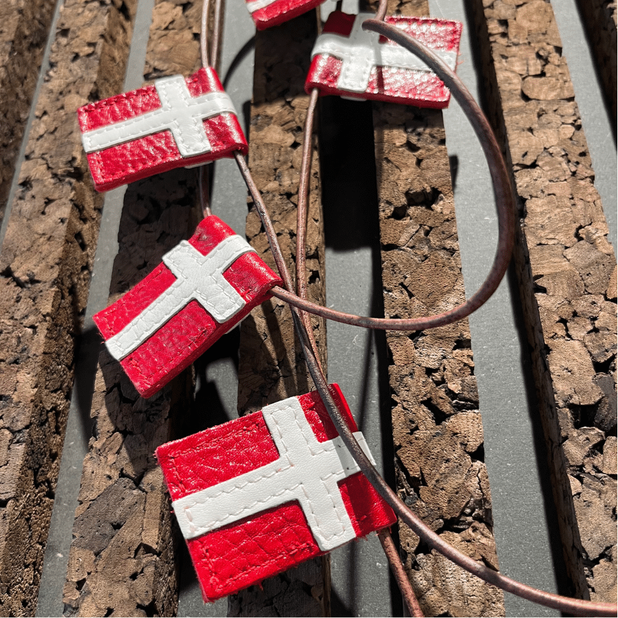 Flagranke 150 cm med 5 flag i restskind