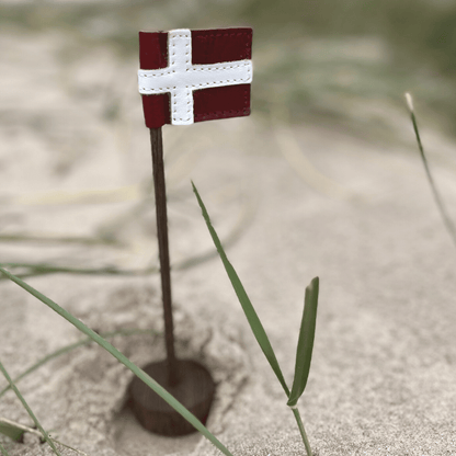 Lille bordflag Røget eg